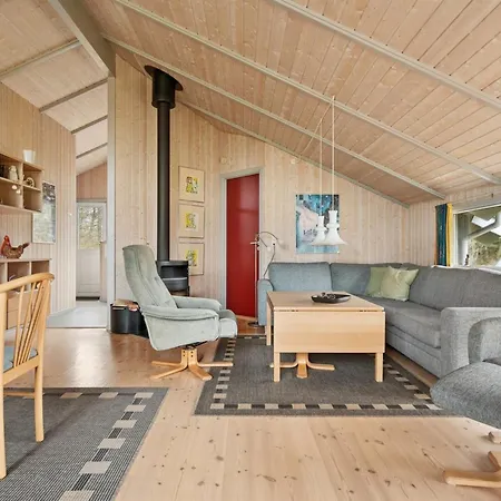 Algeth - 2-5km From The Sea By Interhome